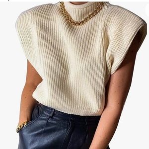 Adorable chunky sleeveless sweater